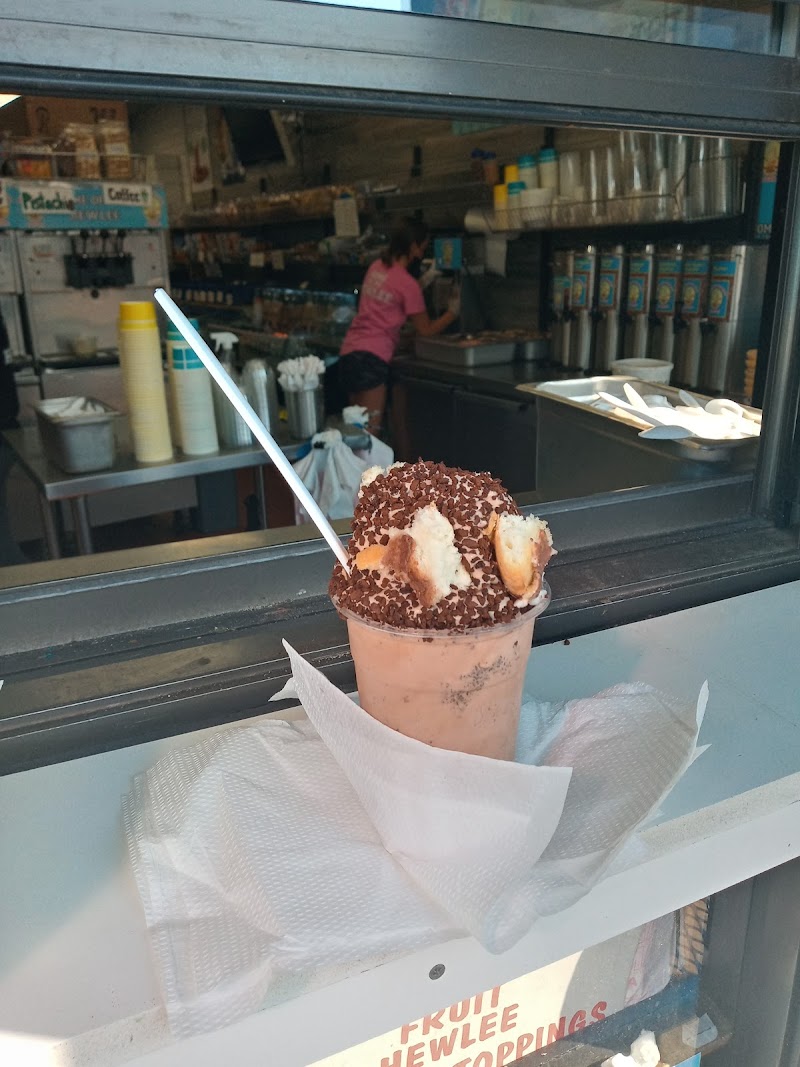 Hewlett Station Yogurt photo 5