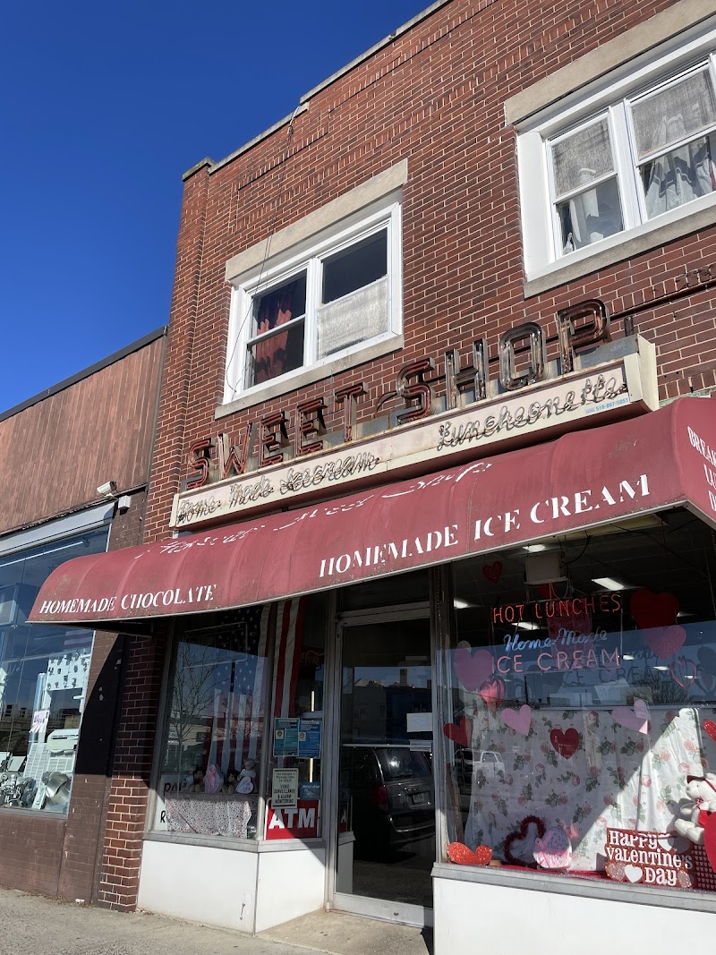 Hicksville Sweet Shop photo 5