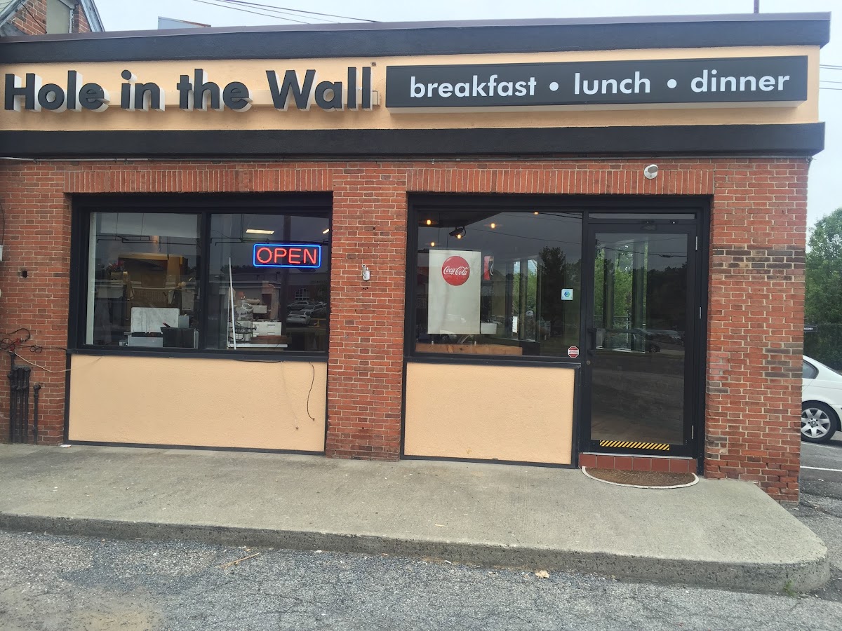 Hole in the Wall photo 1