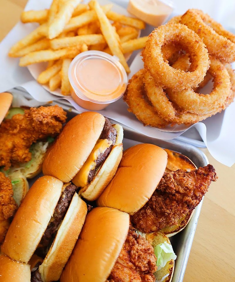 Holy Burger Elmont photo 3