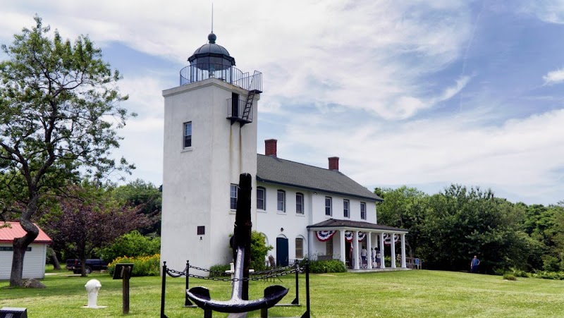 Horton Point Lighthouse Nautical Museum