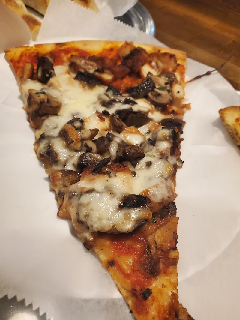 Iavarone Italian Kitchen + Pizzeria photo 5
