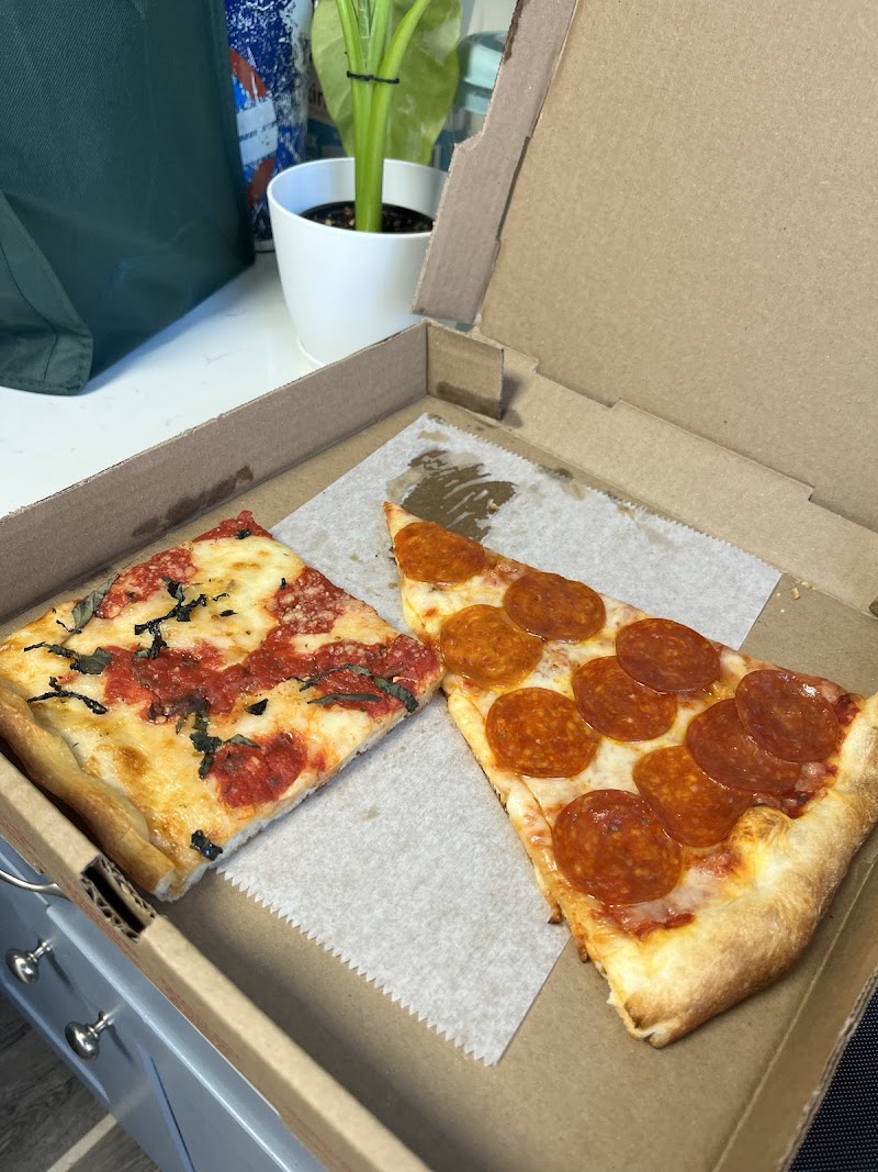 La Bella Pizzeria photo 2