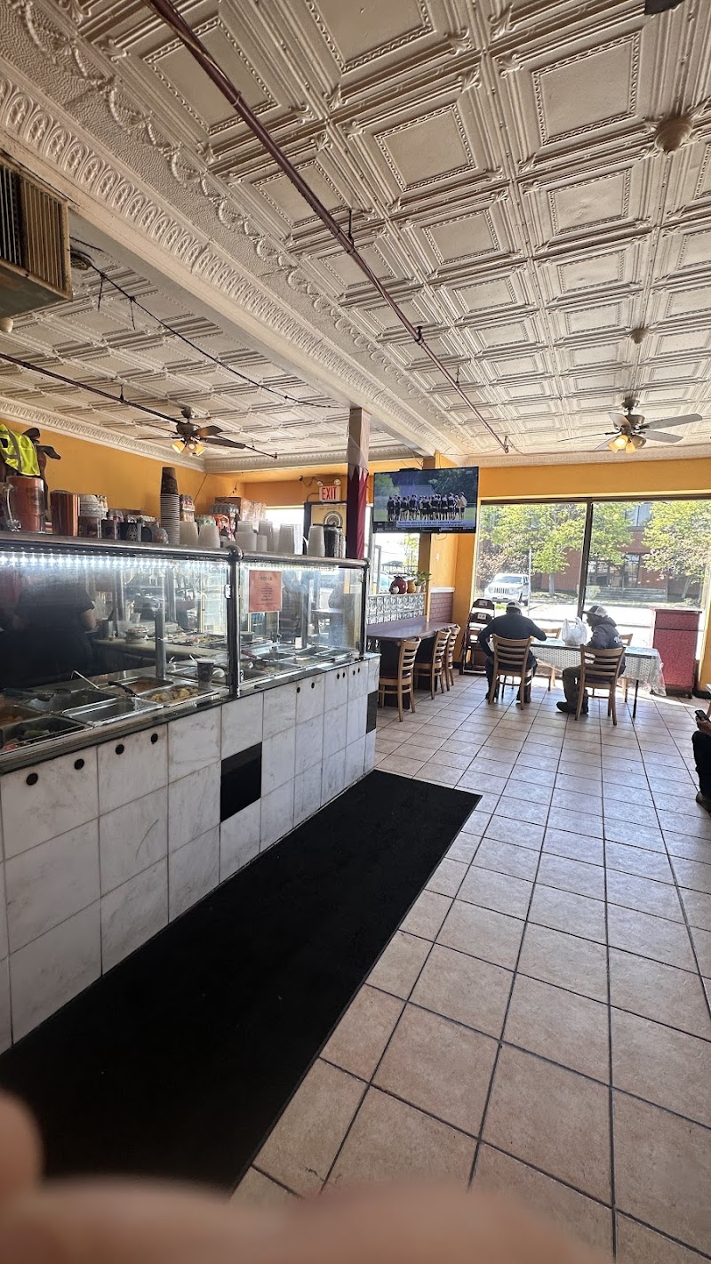 La Confianza Deli Rest. photo 3