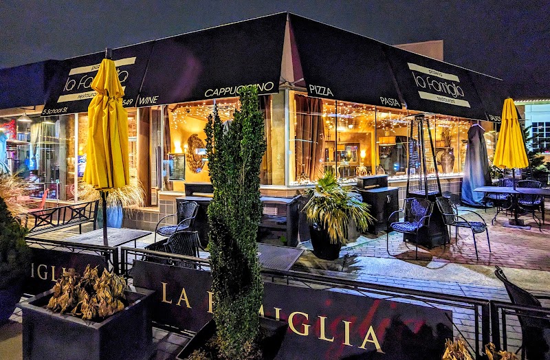 La Famiglia Pizzeria & Restaurant photo 4