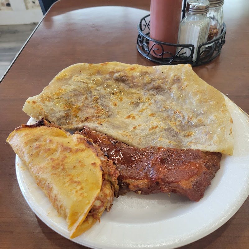 La familia Deli & Grill photo 2
