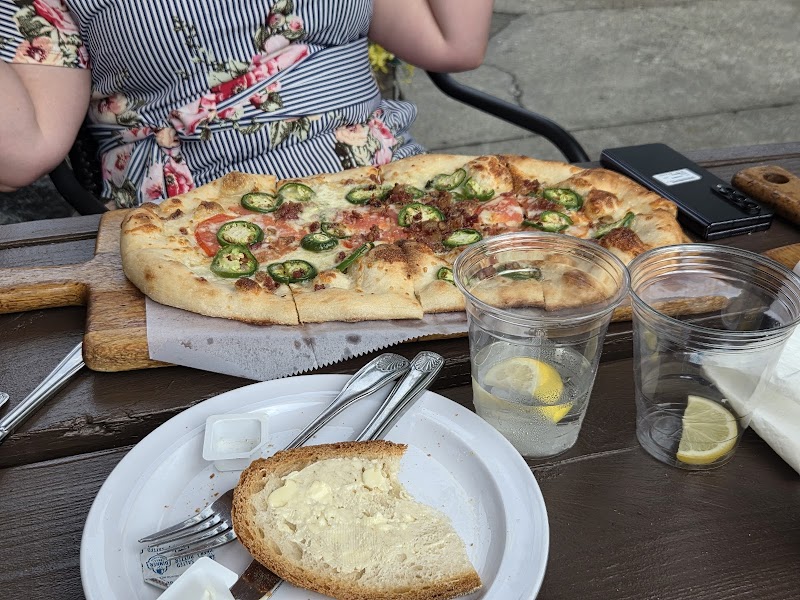 La Lanterna Restaurant Wine & Beer Garden photo 5