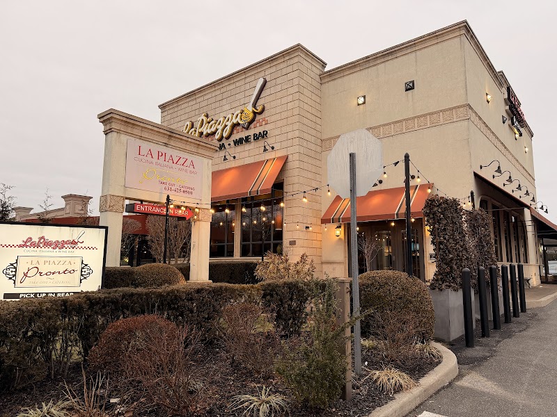 La Piazza Cucina Italiana & Wine Bar photo 2