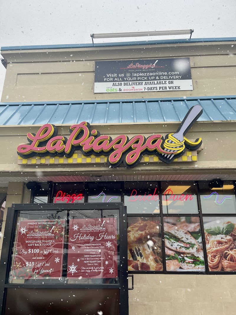 La Piazza Pizzeria & Italian Kitchen photo 4