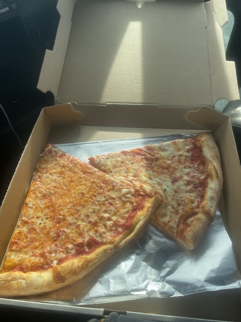 La Supreme Pizza photo 3