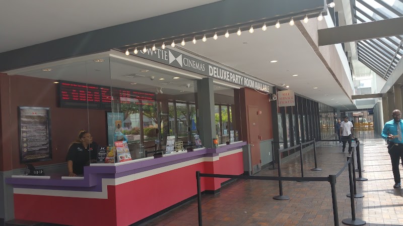 Landmark Square Cafe Inc photo 3