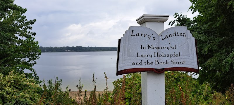 Larry's Landing photo 5