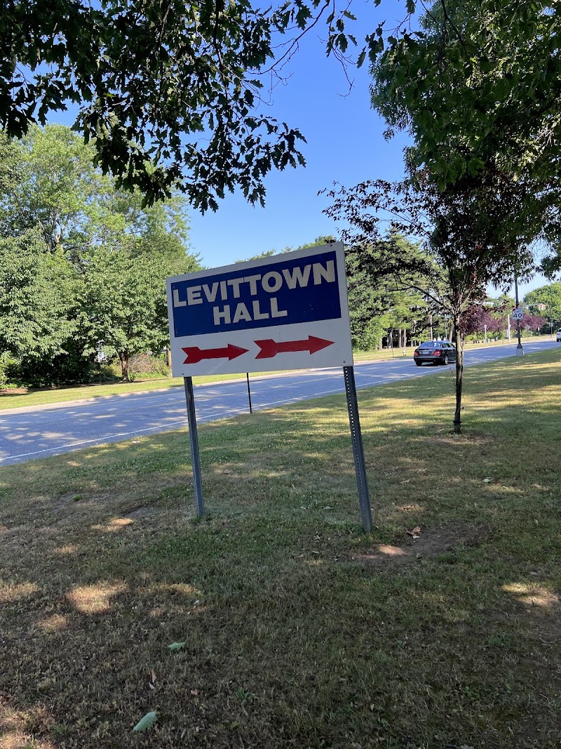 Levittown Hall photo 4