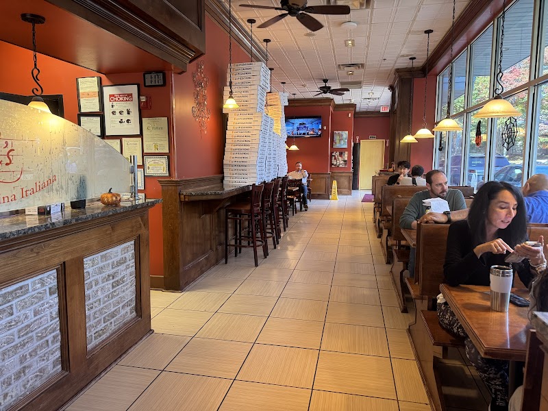 Lia's Pizzeria photo 3