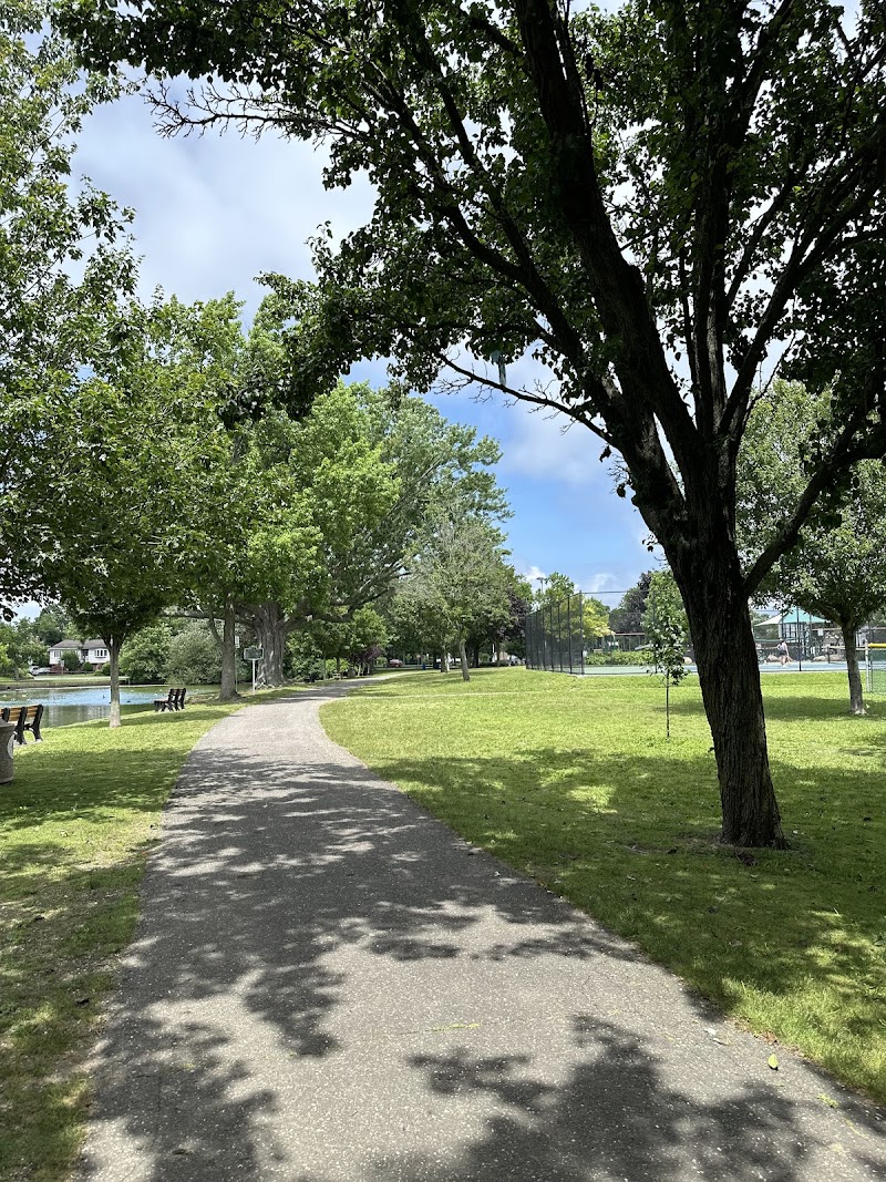 Lindenhurst Village Park photo 4