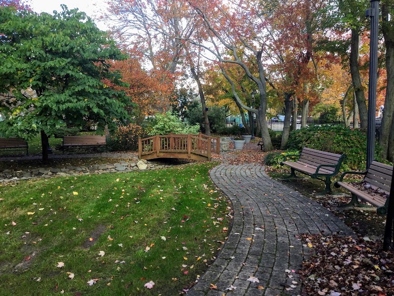 Lindenhurst Village Park photo 5