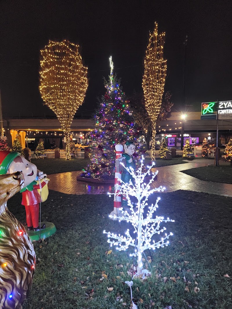 Lindenhurst Village Square Park and Gazebo photo 2