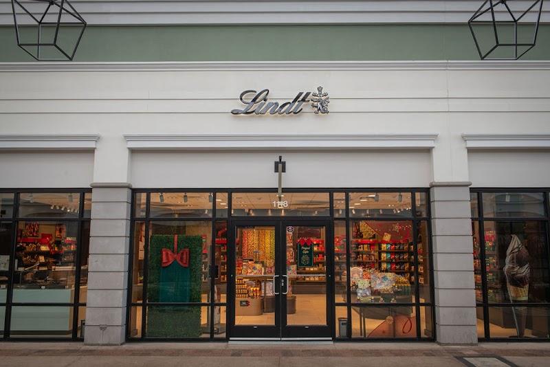 Lindt Chocolate Shop photo 5