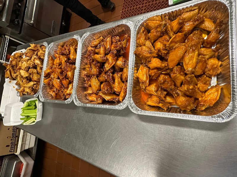 Lisa's Buffalo Grille photo 3