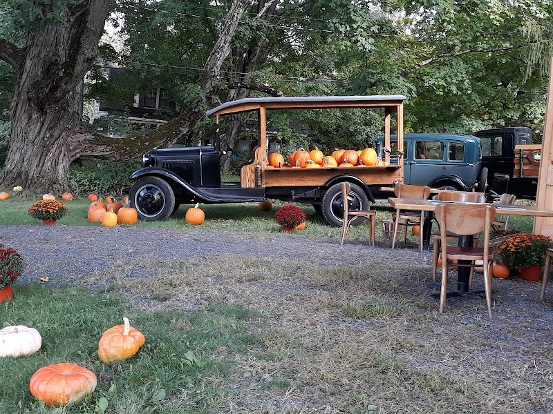 Locust Grove Fruit Farm photo 3
