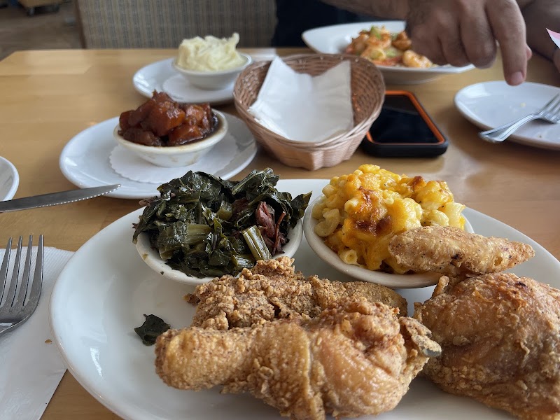 Lola's Southern Cuisine photo 3
