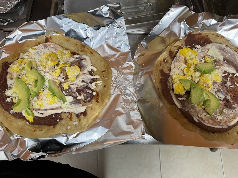 Los Potrillos Deli photo 5