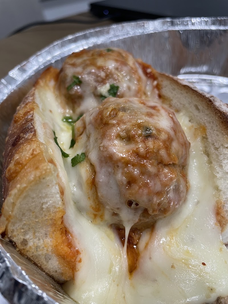 L’uccello Pizza & Italian Fare photo 2