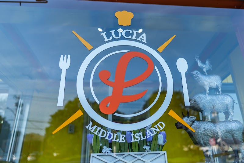 Lucia Middle Island photo 4