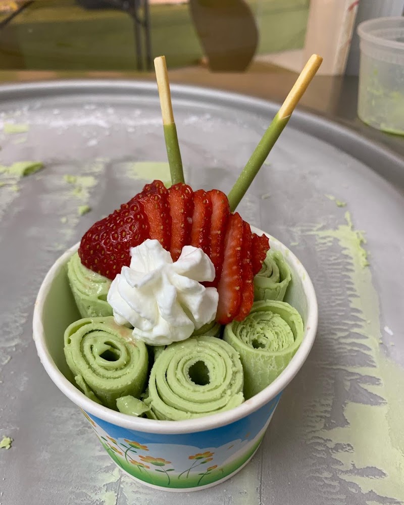 Lucky Penguin Frozen Yogurt Bubble tea photo 3