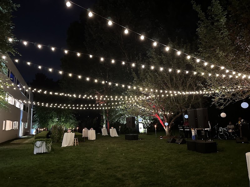 Magnif-A-Tent photo 4