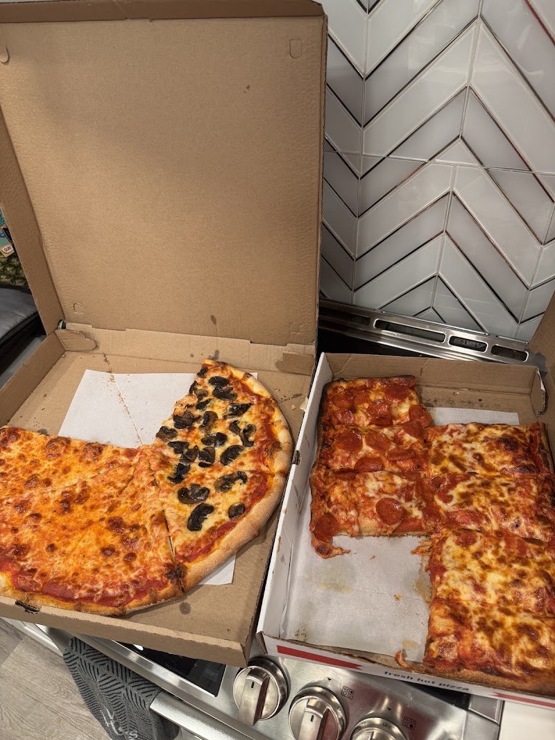 Mama Mia's Pizza photo 3