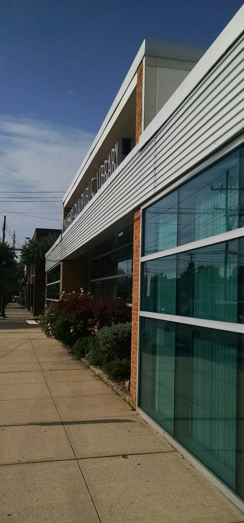 Massapequa Public Library - Central Avenue Building photo 3
