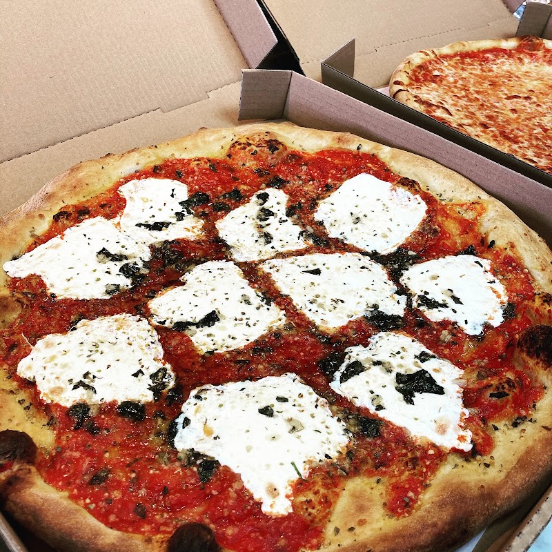 Max's Pizzeria photo 2