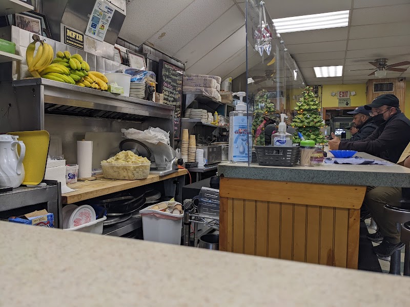 Melania’s Main Street Diner photo 3