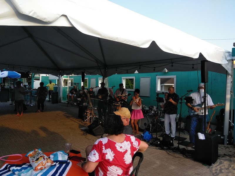 Meschutt Beach Hut photo 5