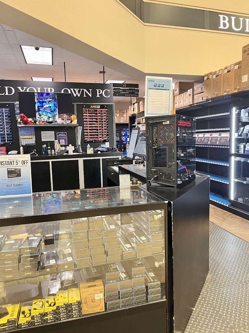 Micro Center photo 3