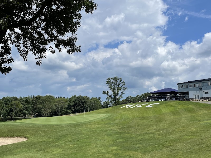 Middle Island Country Club photo 3