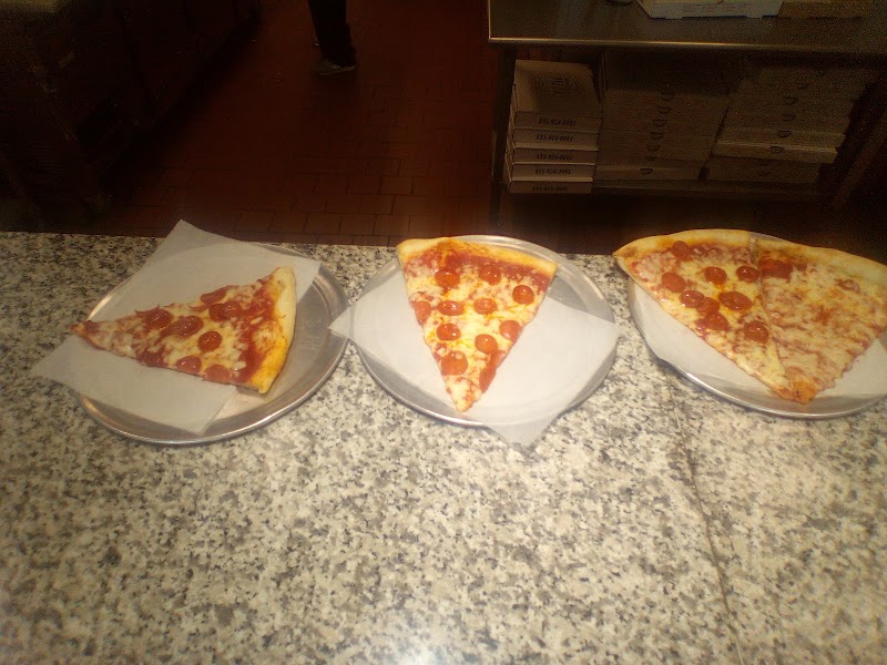 Middle Island Pizza photo 3