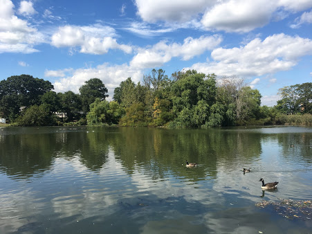 Milburn Pond Park photo 1