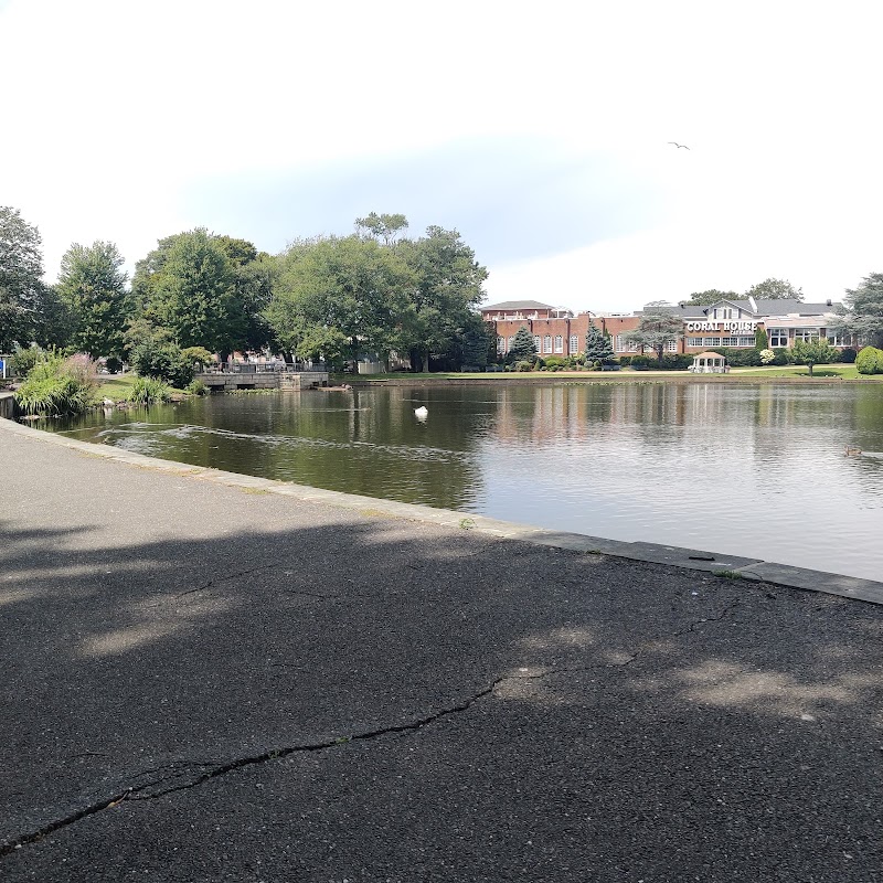 Milburn Pond Park photo 3