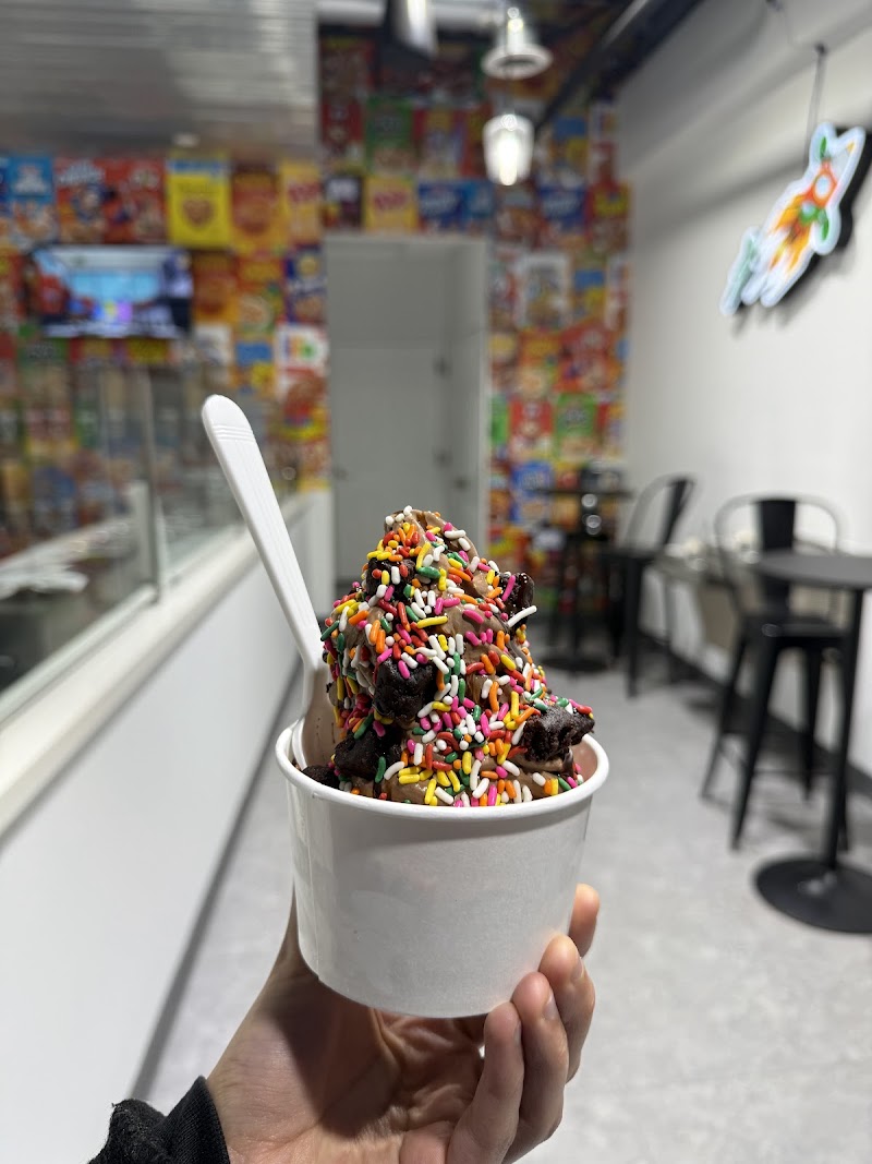 MilkyWays Ice Cream & Cereal Bar photo 2