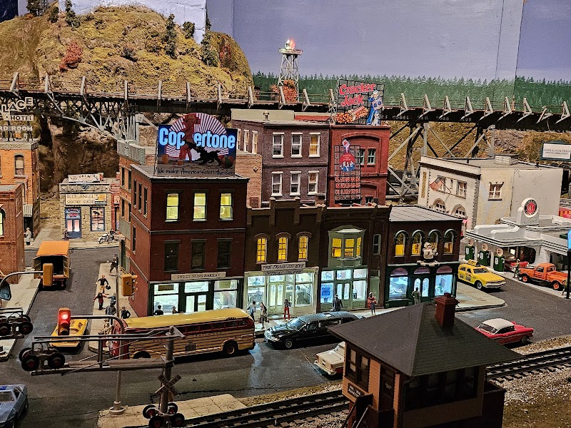 Mills Pond Gallery photo 4