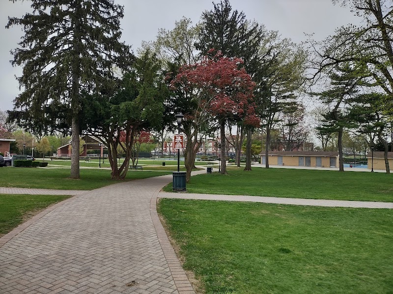 Mineola Memorial Park photo 1