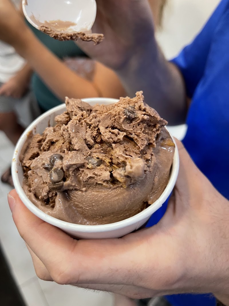 MR SOFTEE STORE / HAMPTONS SOFT ICE CREAM INC photo 3