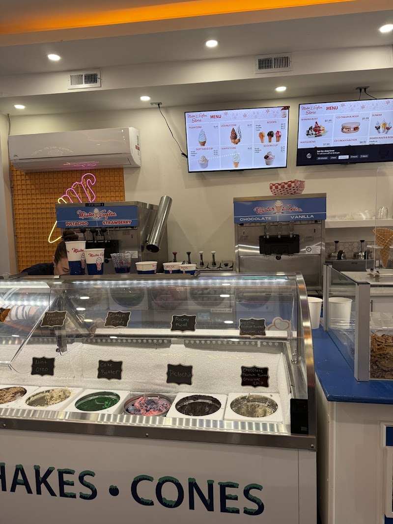 MR SOFTEE STORE / HAMPTONS SOFT ICE CREAM INC photo 5