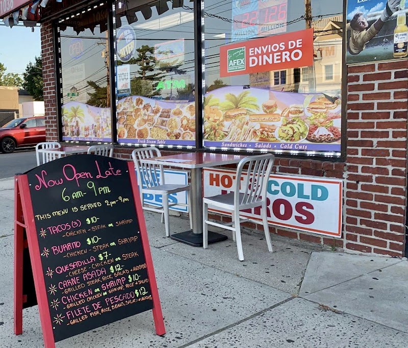 Nanitos Deli photo 4