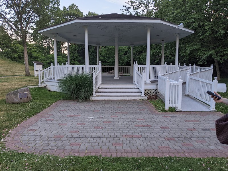 Nesconset Gazebo photo 3