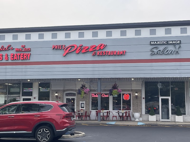 Phil's Pizzeria & Restaurant Syosset photo 3