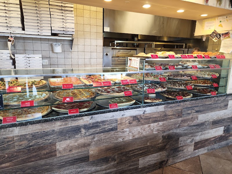 Phil's Pizzeria & Restaurant photo 1
