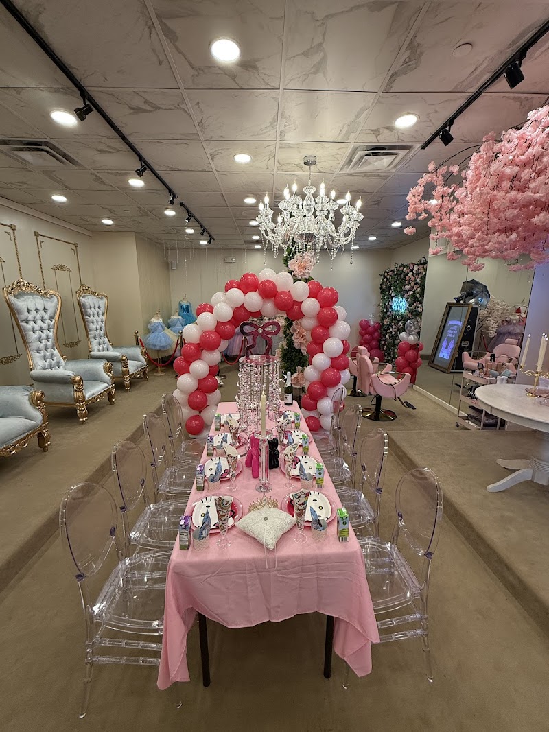 Pixie Dust kids lounge and boutique photo 3